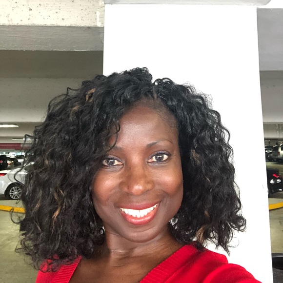 Profile Picture of Deborah Schultz (@dschultz3434) on Poshmark