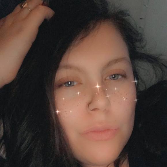 Profile Picture of Kenzie Hakey (@kenziehakey) on Poshmark