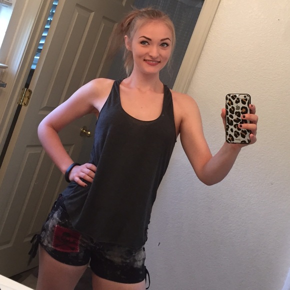 Profile Picture of Alysia Olson (@lysicerene) on Poshmark