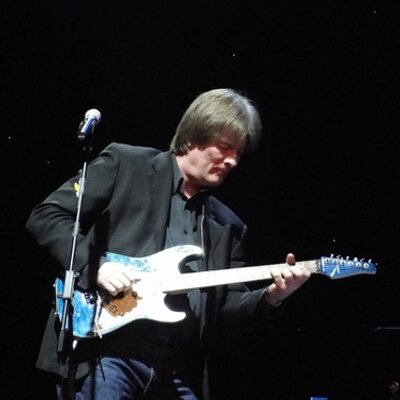 Profile Picture of Dave Raynor (@mstrwooley) on Twitter