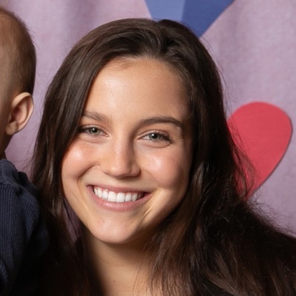 Profile Picture of Jenna Mifflin (@jennamiff21) on Poshmark