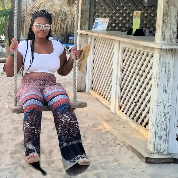 Profile Picture of Brianna Tines (@brt001) on Poshmark