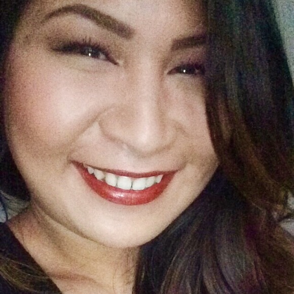 Profile Picture of Leah Pak (@pakofleah) on Poshmark