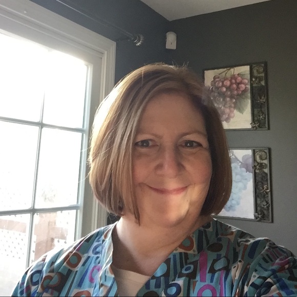 Profile Picture of Gail Lempart (@galempart) on Poshmark