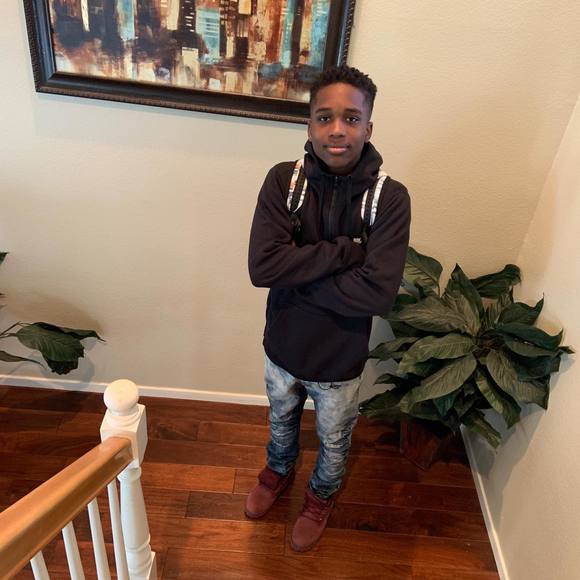 Profile Picture of Shaun Hardge (@dadahart22) on Poshmark