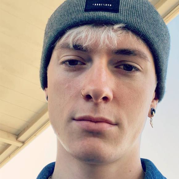 Justin Mccutcheon - Poshmark Profile Picture of Justin Mccutcheon (@jmccutcheon593) on Poshmark