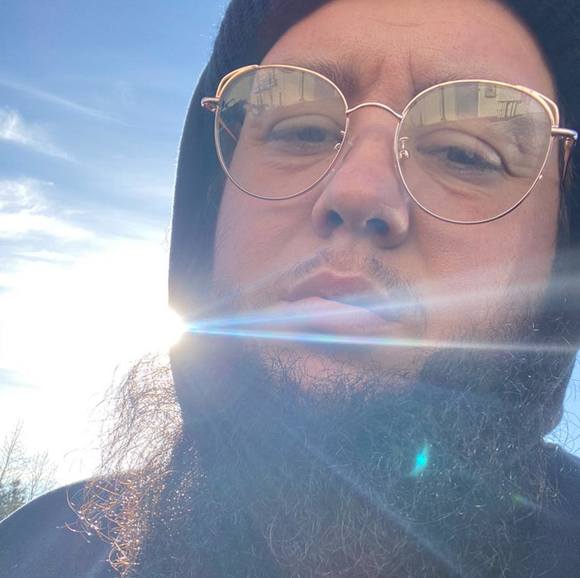 Profile Picture of Jesse Alt (@jessealt) on Poshmark