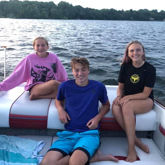 Profile Picture of Tara Charon (@tcharon) on Poshmark