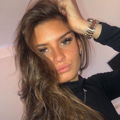 Profile Picture of Chloe Hudson (@ChloHudsonn) on Twitter