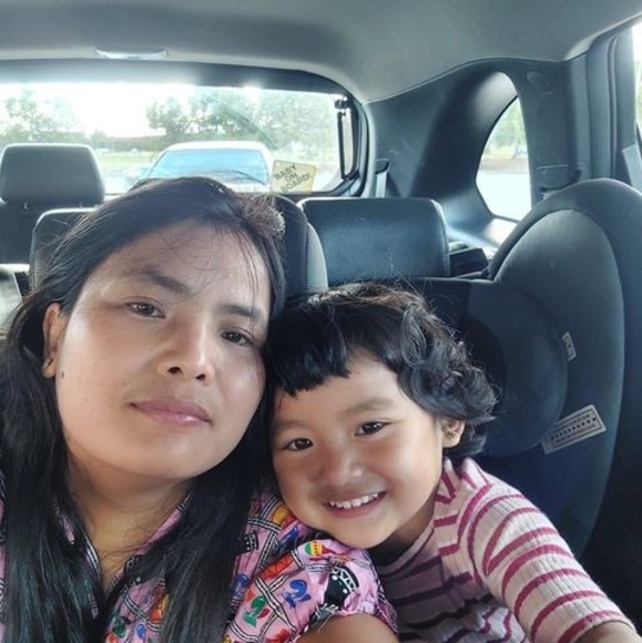 Profile Picture of Zing Zing (@zinzinhoicce) on Poshmark