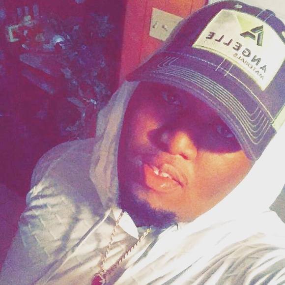 Chris Critney - Poshmark Profile Picture of Chris Critney (@bigcrit11) on Poshmark