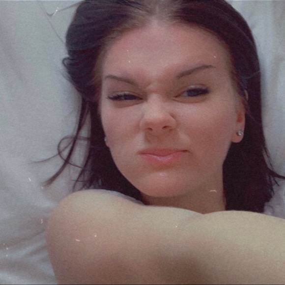 Profile Picture of Caroline Runnells (@crunnells01) on Poshmark