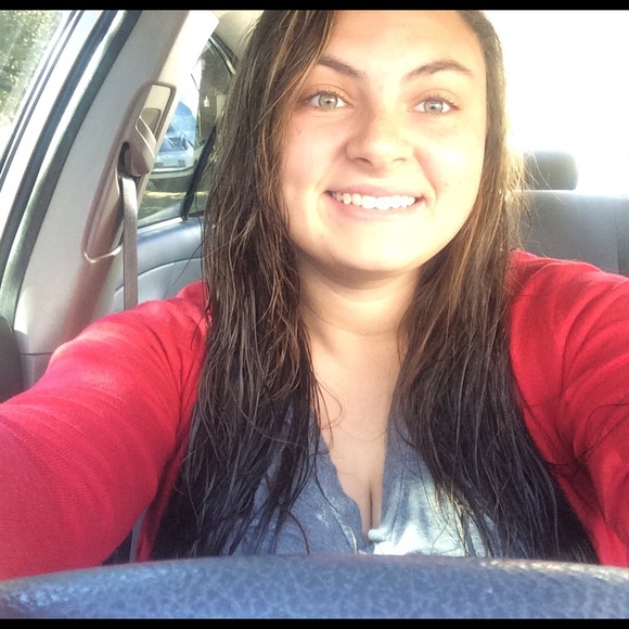 Profile Picture of Tori Tamburro (@toritamburro) on Poshmark