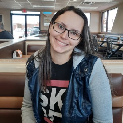 Profile Picture of Haley Malone (@Team_Malone) on Twitter