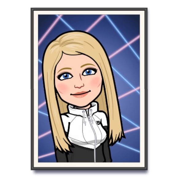 Profile Picture of Allie Kernion (@alliekernion) on Poshmark