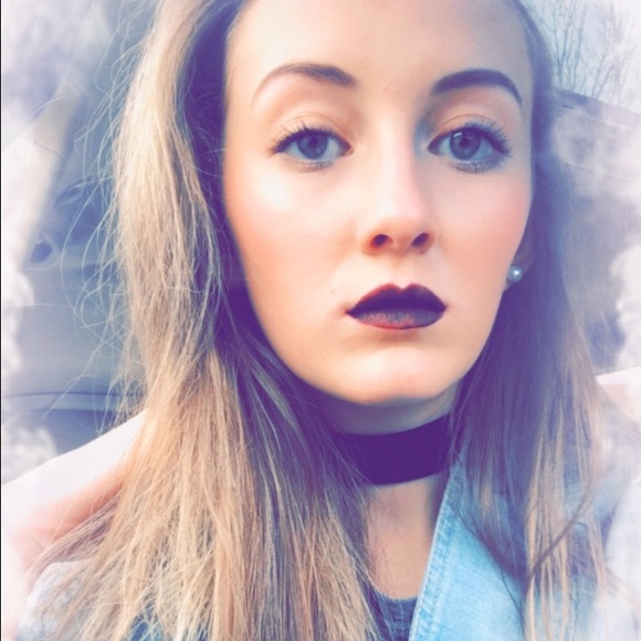 Profile Picture of Rachel Stakelin (@rstakelin) on Poshmark