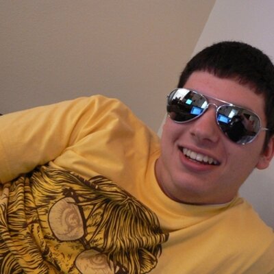 Profile Picture of David Baillargeon (@painfulpillow) on Twitter