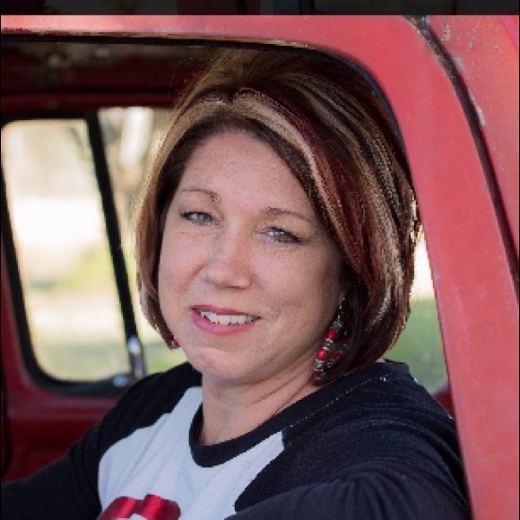 Profile Picture of Cyndi Gaido (@foodmadeeasy) on Poshmark