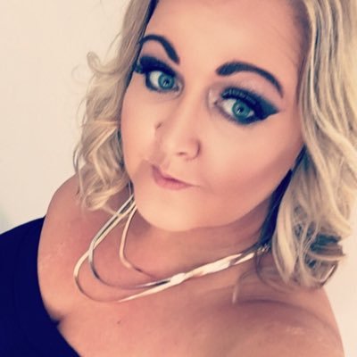 Profile Picture of Adele Devine (@@adz1x) on Twitter