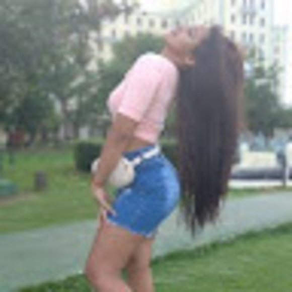 Profile Picture of Daniela Blanco (@danielablanc584) on Poshmark