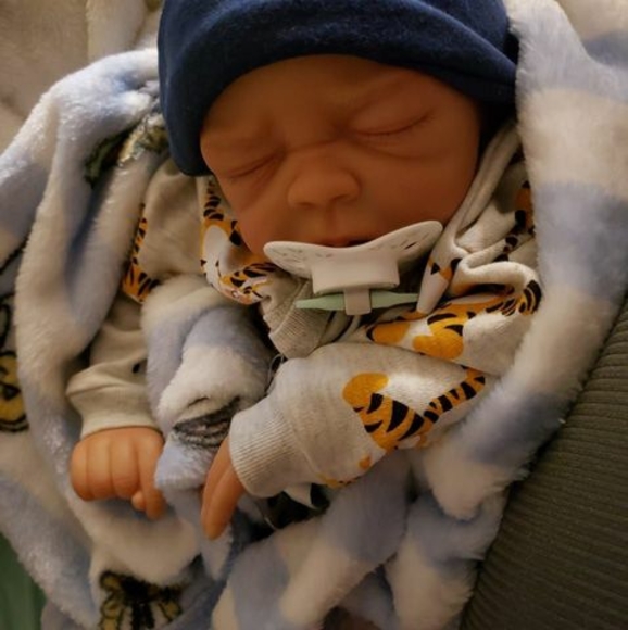 Profile Picture of Stephanie Joe nichols (@stephandjoe17) on Poshmark