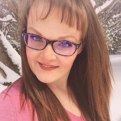 Profile Picture of Christina Lavalley-Lawrence (@clavalley12) on Twitter