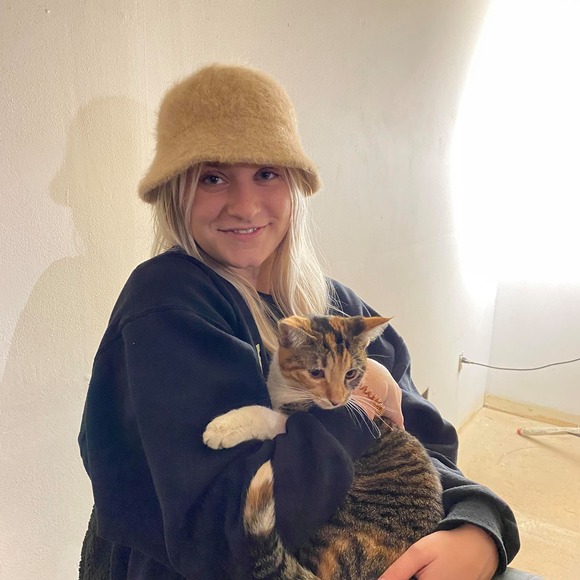 Profile Picture of Celina Sotka (@celina_sotka) on Poshmark