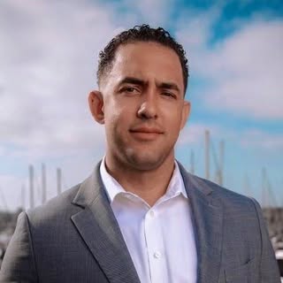 Profile Picture of Ian Collins | San Diego REALTOR (@iancollinsrealtor) on Instagram