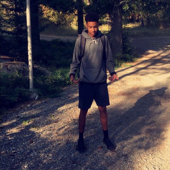 Profile Picture of Darren Higgins (@dayday_higgins) on Poshmark