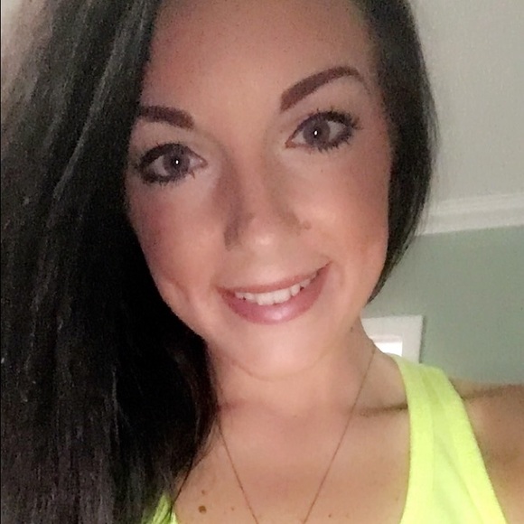 Profile Picture of Chelsea Siverling (@siverling25) on Poshmark