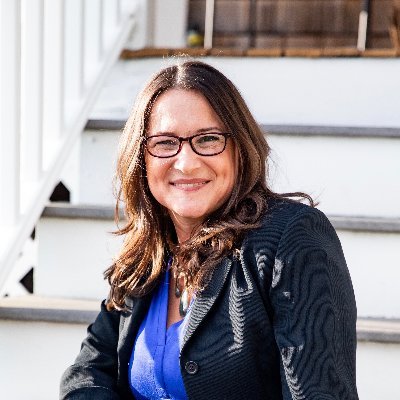 Profile Picture of Elizabeth Glick (@elizabethsglick) on Twitter