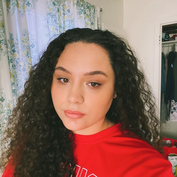 Profile Picture of Cassidy Preuninger (@cpreuninger) on Poshmark
