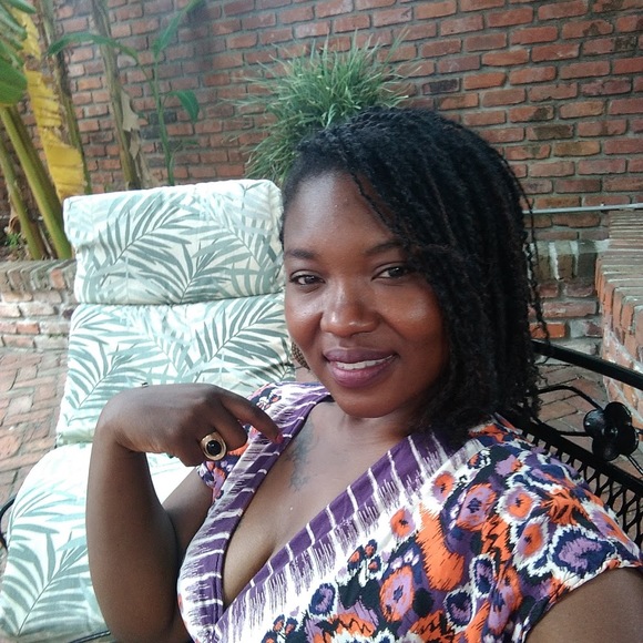 Profile Picture of Tawana James (@tawana_james) on Poshmark