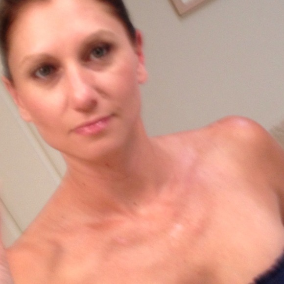 Profile Picture of Michele Kumler (@michelefbk) on Poshmark