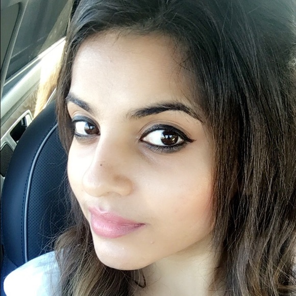Profile Picture of Bhavika Patel (@bhavu524) on Poshmark