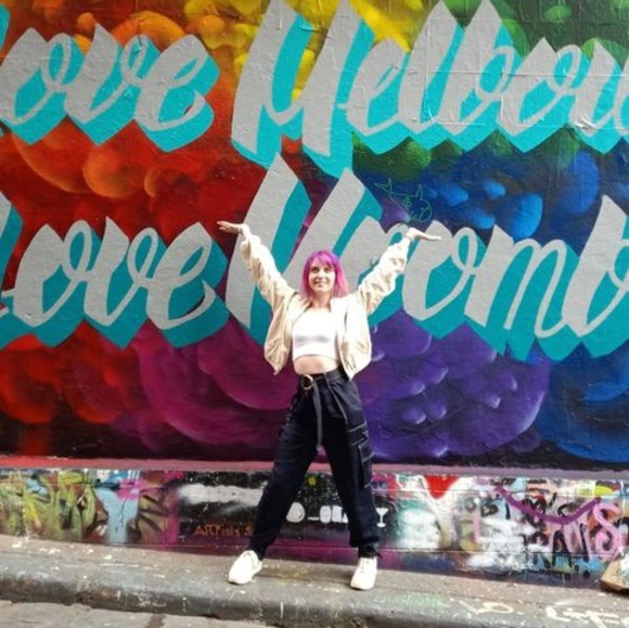 Profile Picture of Lara Ratten (@larzir) on Poshmark