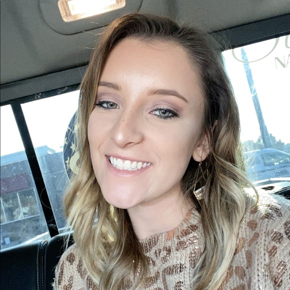 Alexis Bray - Poshmark Profile Picture of Alexis Bray (@lexxx_brayyy) on Poshmark