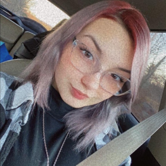 Profile Picture of Savannah Joyce (@savannahjoyc966) on Poshmark