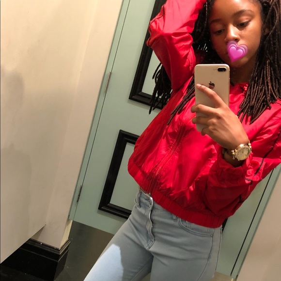 Profile Picture of Lorielle Hall (@lxryy) on Poshmark