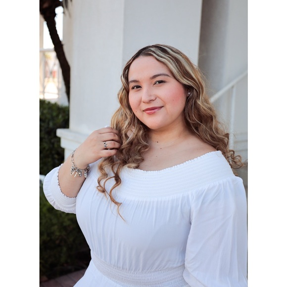 Profile Picture of Ruby Alaniz (@rubyalanizphs) on Poshmark