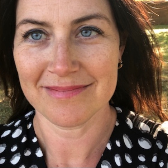 Profile Picture of Frances Snowling (@franciesnowling) on Poshmark