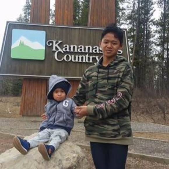 Profile Picture of Che Ramirez (@che_ramirez) on Poshmark