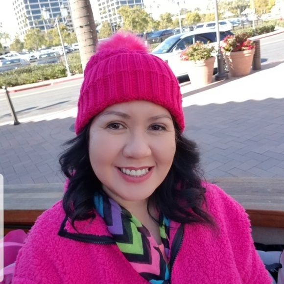 Profile Picture of Cathy Tran (@trampostmark217) on Poshmark