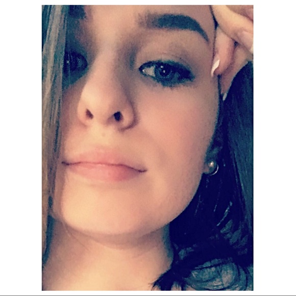 Profile Picture of Maria Key (@mariakey) on Poshmark
