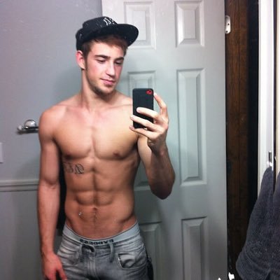 Profile Picture of Derek Fenton (@derekfenton20) on Twitter