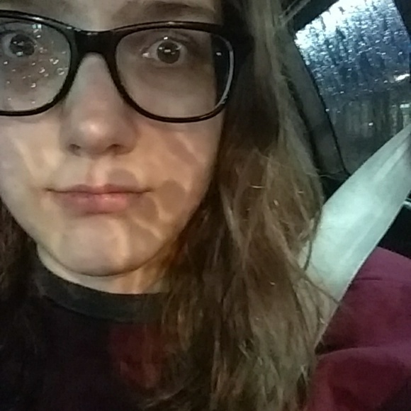 Profile Picture of Elyse Rumley (@elyserumley) on Poshmark