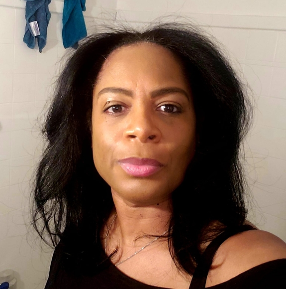 Profile Picture of Danyell Smith (@danyellsmith90) on Poshmark