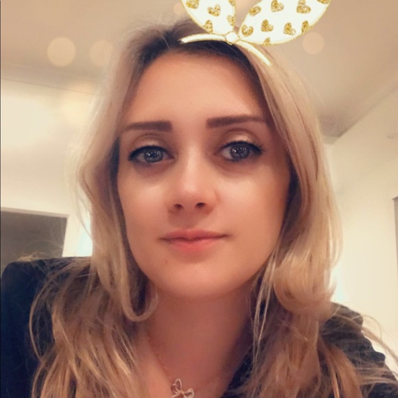 Profile Picture of Sanaz Nazemi (@sanazemi) on Poshmark