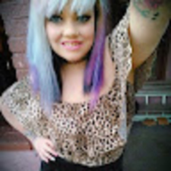 Profile Picture of Cassandra Estep (@brscme) on Poshmark