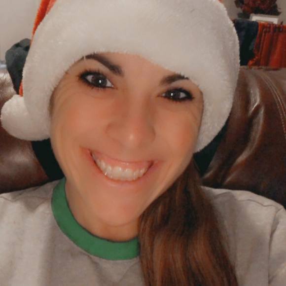 Profile Picture of Jaime Mclean (@mommyjaime84) on Poshmark